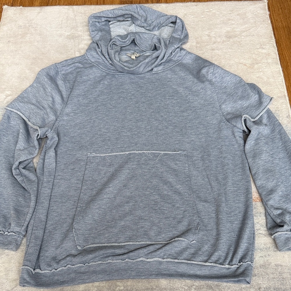 (217)Umgee Light Gray Women's Hoodie